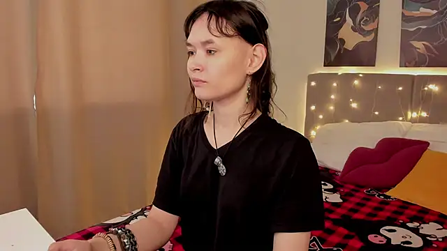 Emily Strikeee online show from 05/05/26, 01:46