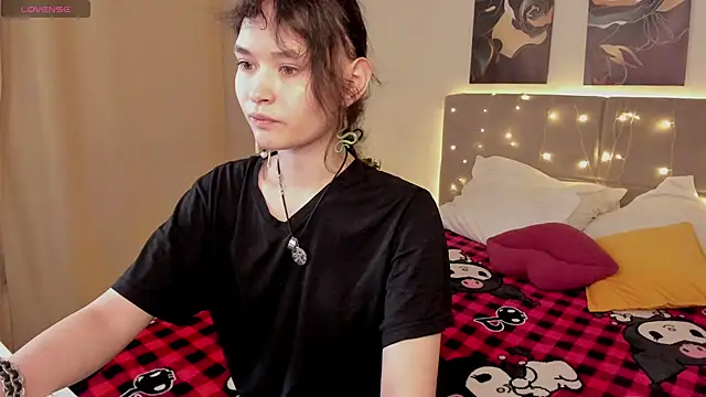Emily Strikeee online show from 05/06/26, 01:47