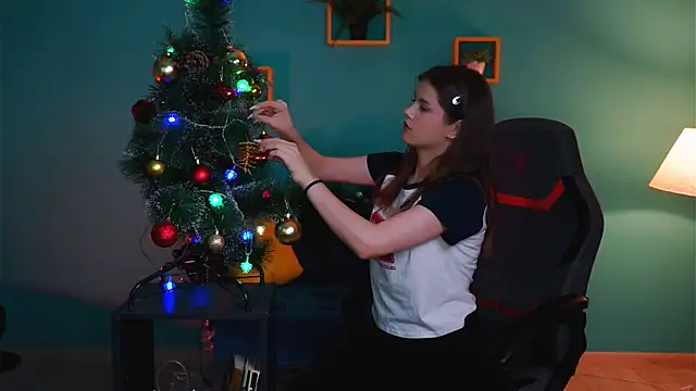 Snapshot of EvaThopson chatting on 12/04/24, 11:19 EvaThopson online show from 12/04/24, 11:19