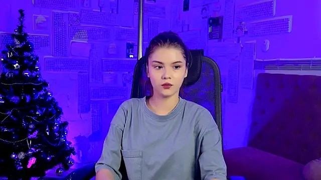 Snapshot of EvaThopson chatting on 12/09/24, 12:08 EvaThopson online show from 12/09/24, 12:08