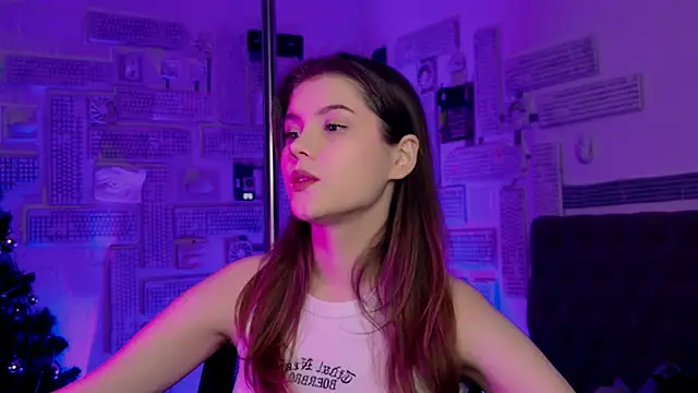 Snapshot of EvaThopson chatting on 01/31/25, 12:18 EvaThopson online show from 01/31/25, 12:18