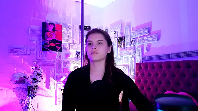 Snapshot of EvaThopson chatting on 02/13/25, 06:48 EvaThopson online show from 02/13/25, 06:48