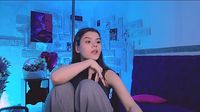 Snapshot of EvaThopson chatting on 02/28/25, 06:09 EvaThopson online show from 02/28/25, 06:09