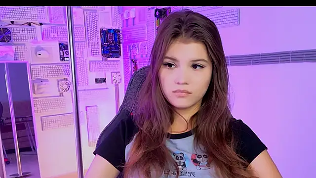 Snapshot of EvaThopson chatting on 09/19/25, 06:15 EvaThopson online show from 09/19/25, 06:15