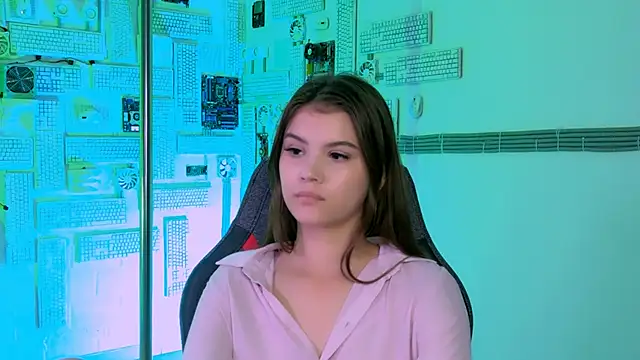 Snapshot of EvaThopson chatting on 09/28/25, 07:58 EvaThopson online show from 09/28/25, 07:58