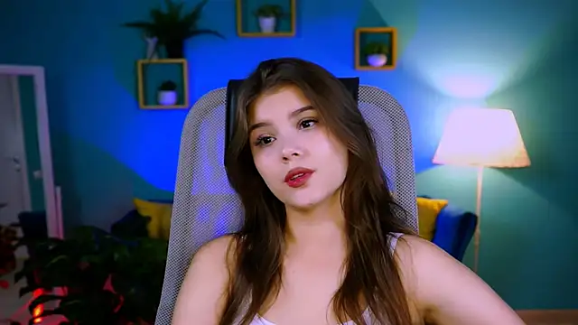 Snapshot of EvaThopson chatting on 10/17/25, 11:35 EvaThopson online show from 10/17/25, 11:35