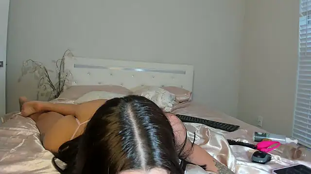 Snapshot of marianaferrero chatting on 02/20/25, 06:46 marianaferrero online show from 02/20/25, 06:46
