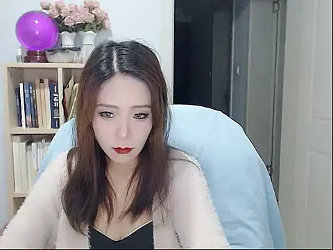 SuSushi728 online show from 10/29/25, 03:25