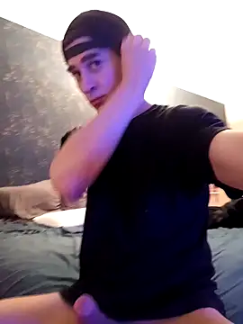 Snapshot of ElyasMatt chatting on 01/21/25, 07:26 ElyasMatt online show from 01/21/25, 07:26