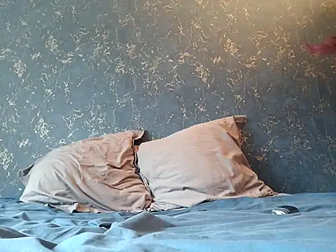 Snapshot of ElyasMatt chatting on 11/08/25, 01:00 ElyasMatt online show from 11/08/25, 01:00