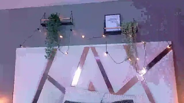 Snapshot of ChanelAdamss_ chatting on 10/28/25, 03:21 ChanelAdamss online show from 10/28/25, 03:21