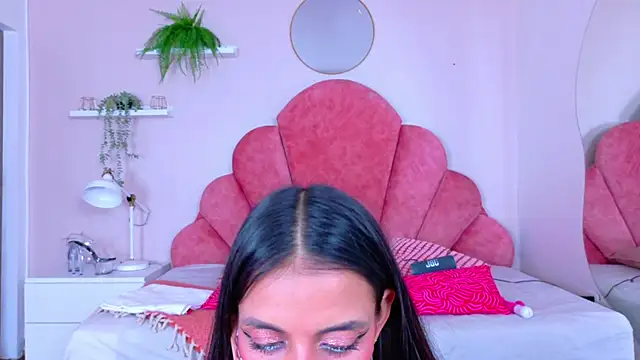 Snapshot of ChanelAdamss_ chatting on 11/25/25, 12:38 ChanelAdamss online show from 11/25/25, 12:38