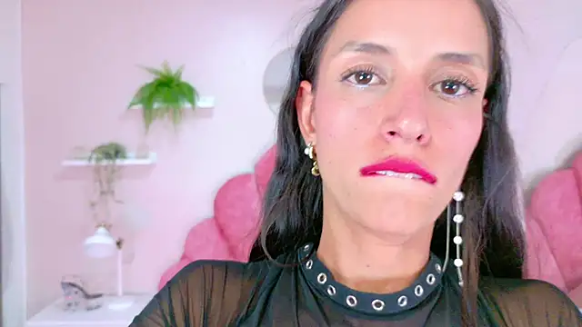 Snapshot of ChanelAdamss_ chatting on 11/26/25, 03:40 ChanelAdamss online show from 11/26/25, 03:40