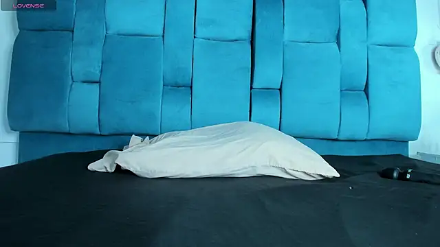 mia  fernandez online show from 03/16/26, 07:18