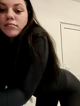 Snapshot of leeya_lee chatting on 01/18/25, 10:06 leeya lee online show from 01/18/25, 10:06