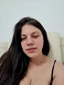 Snapshot of leeya_lee chatting on 01/27/25, 12:43 leeya lee online show from 01/27/25, 12:43