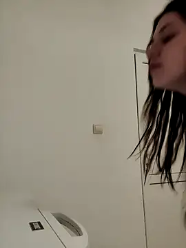 Snapshot of leeya_lee chatting on 02/10/25, 07:49 leeya lee online show from 02/10/25, 07:49