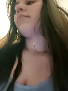 Snapshot of leeya_lee chatting on 02/20/25, 04:18 leeya lee online show from 02/20/25, 04:18