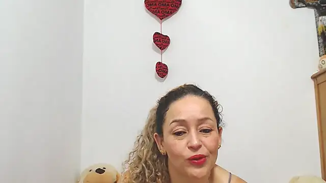 Snapshot of ariellth chatting on 10/23/25, 03:00 ariellth online show from 10/23/25, 03:00