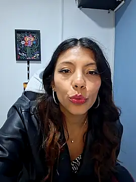 Snapshot of Selenakyle92_ chatting on 12/03/24, 10:51 Selenakyle92 online show from 12/03/24, 10:51