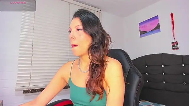 Snapshot of Selenakyle92_ chatting on 09/11/25, 08:20 Selenakyle92 online show from 09/11/25, 08:20