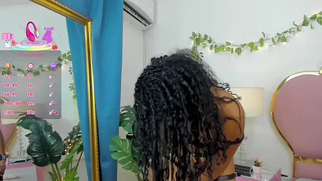 NahiaraReina online show from 09/15/25, 01:00