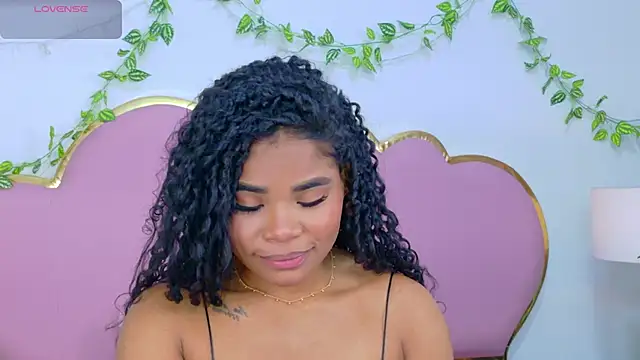 NahiaraReina online show from 11/23/25, 12:49