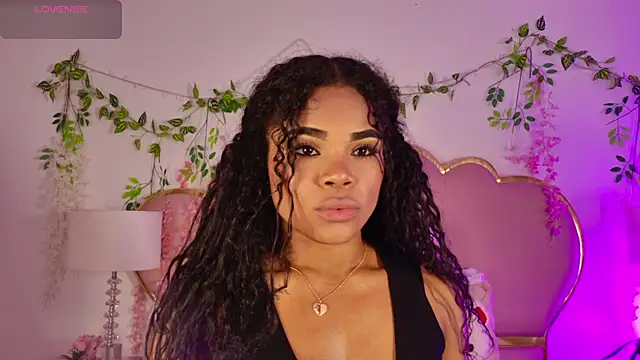 Snapshot of NahiaraReina chatting on 05/07/26, 01:49 NahiaraReina online show from 05/07/26, 01:49
