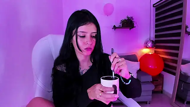 yenny garcia online show from 11/13/25, 06:40