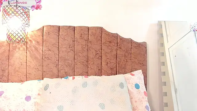 Snapshot of Mindy_sweety chatting on 02/22/25, 01:24 Mindy sweety online show from 02/22/25, 01:24