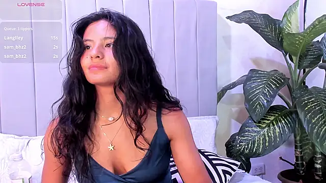 Snapshot of Mindy_sweety chatting on 03/10/25, 01:32 Mindy sweety online show from 03/10/25, 01:32