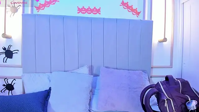 Snapshot of Mindy_sweety chatting on 10/17/25, 10:07 Mindy sweety online show from 10/17/25, 10:07