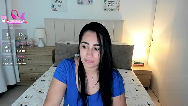 Snapshot of Zara_Sparkle chatting on 10/10/25, 04:11 Zara Sparkle online show from 10/10/25, 04:11