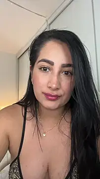 Snapshot of Zara_Sparkle chatting on 10/17/25, 02:37 Zara Sparkle online show from 10/17/25, 02:37
