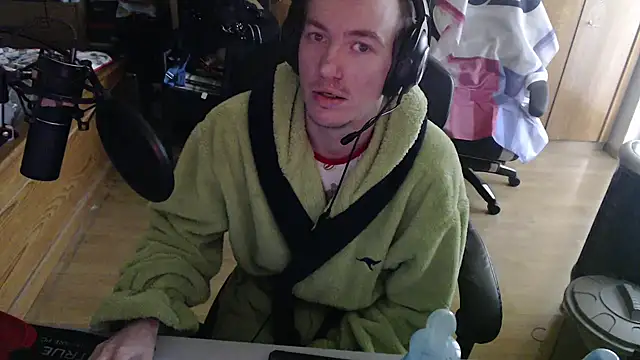 BabyDracoDarkfang online show from 04/21/26, 09:04