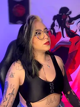 Snapshot of AnnikaMerliahh_ chatting on 10/26/25, 02:28 AnnikaMerliahh online show from 10/26/25, 02:28