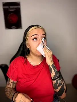 Snapshot of AnnikaMerliahh_ chatting on 11/06/25, 10:10 AnnikaMerliahh online show from 11/06/25, 10:10