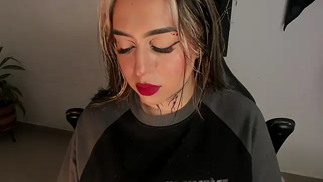 AnnikaMerliahh  online show from 01/18/26, 01:59