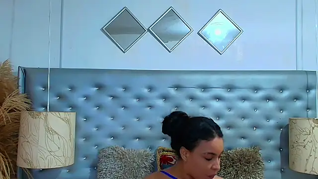 EileenBenzon online show from 10/20/25, 01:44