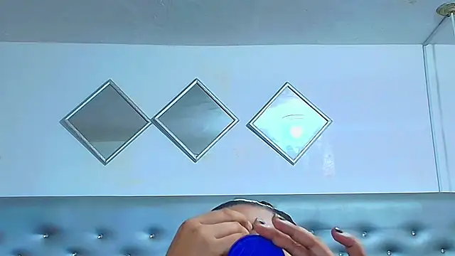 EileenBenzon online show from 11/06/25, 02:40