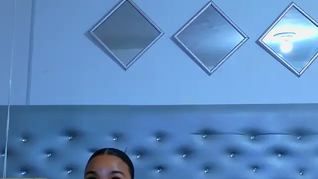 Snapshot of EileenBenzon chatting on 06/19/26, 04:50 EileenBenzon online show from 06/19/26, 04:50