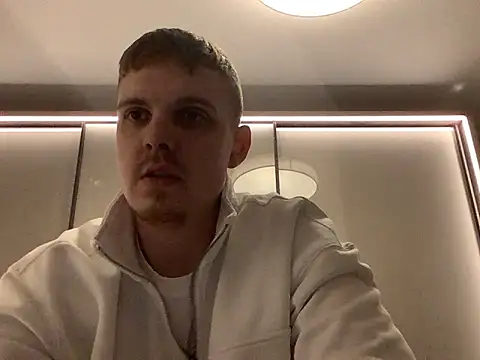 neilho1 online show from 01/17/25, 06:54