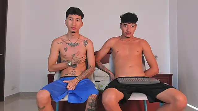 Snapshot of Ian_and_Noah chatting on 09/15/25, 09:26 Ian and Noah online show from 09/15/25, 09:26