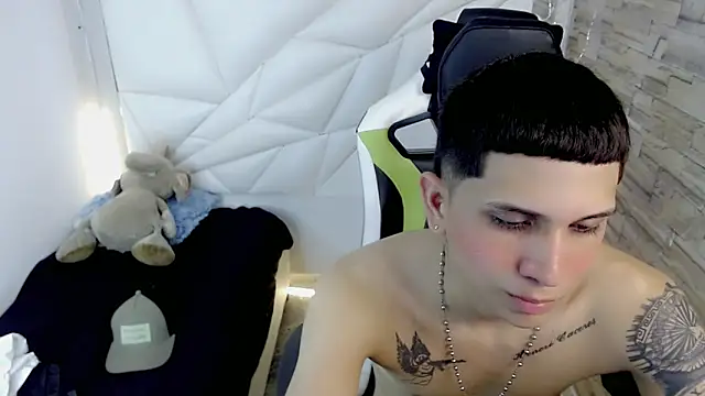 Snapshot of Brayan_lopezz chatting on 02/03/25, 03:59 Brayan lopezz online show from 02/03/25, 03:59