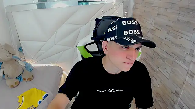 Snapshot of Brayan_lopezz chatting on 03/18/25, 12:58 Brayan lopezz online show from 03/18/25, 12:58