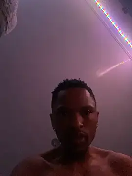 Snapshot of BlueIceCube chatting on 01/21/25, 10:30 BlueIceCube online show from 01/21/25, 10:30