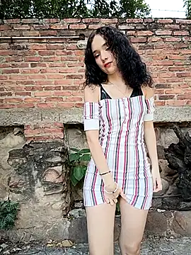 sweet outdoor charm online show from 01/08/26, 06:54