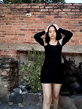 sweet outdoor charm online show from 02/05/26, 07:18