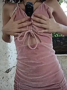 Snapshot of sweet_outdoor_charm chatting on 07/02/26, 04:02 sweet outdoor charm online show from 07/02/26, 04:02