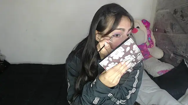 skinny sweet2411 online show from 12/20/25, 12:07